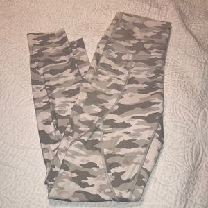 Aerie chill play move light camo leggings